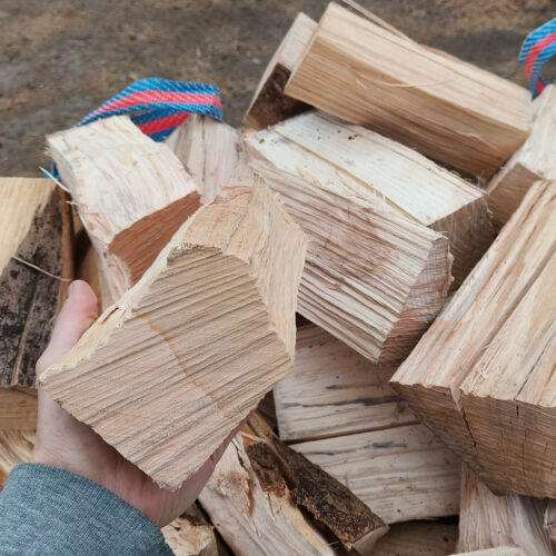 Seasoned Logs Hardwood Bulk Bag - Image 3