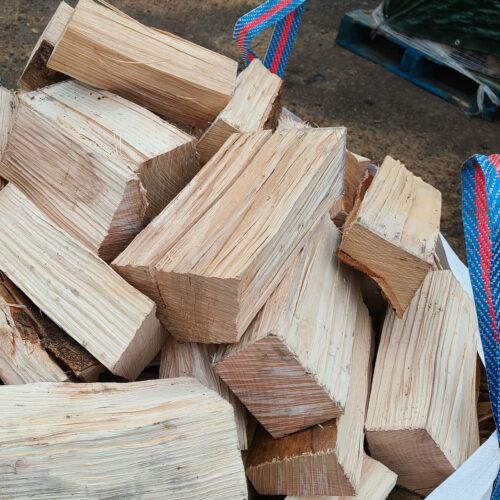 Seasoned Logs Hardwood Bulk Bag - Image 8